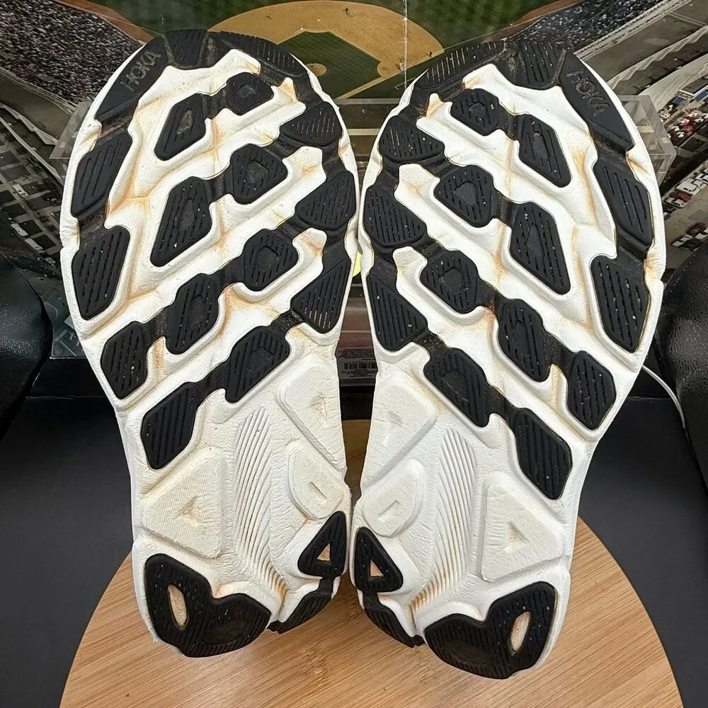 Hoka One One Clifton 9 “Black/White” Women’s Size 8B